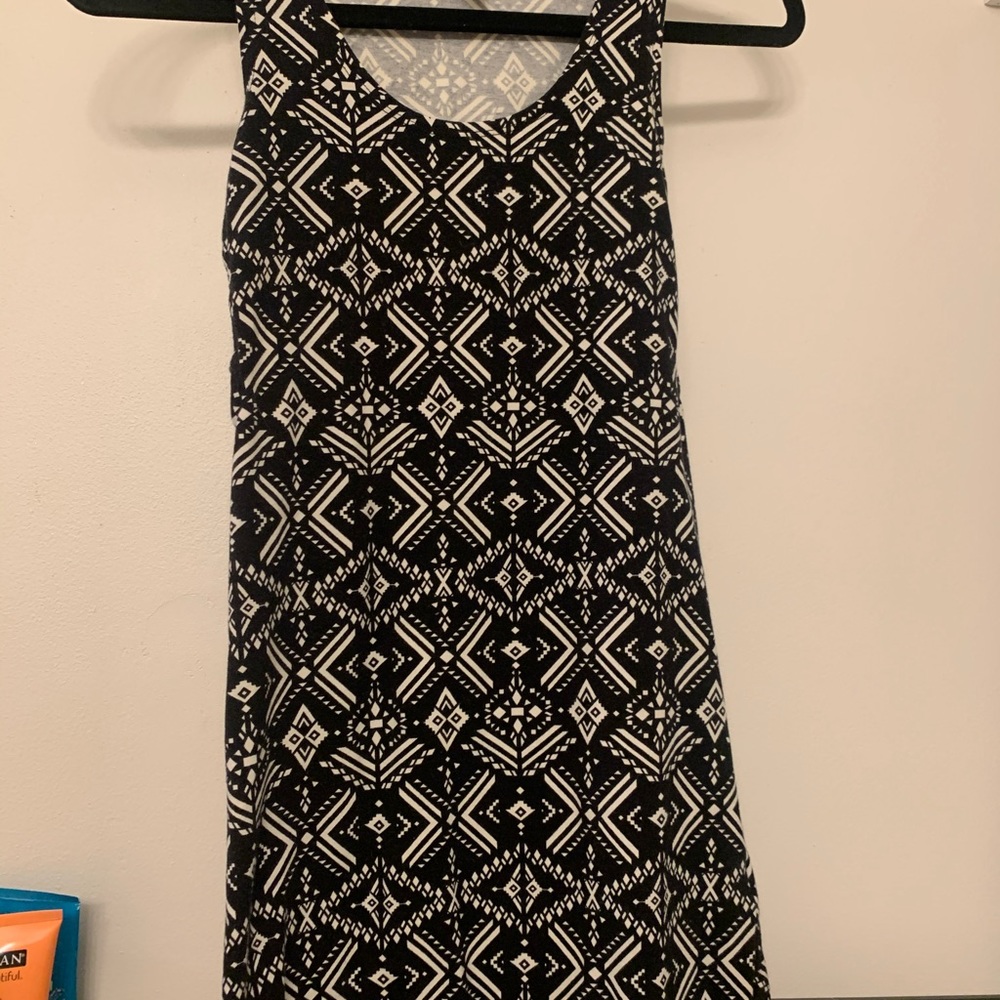 Forever 21 black and white dress